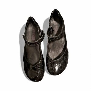 Aravon Maya black patent mary jane pump croc leather size 9